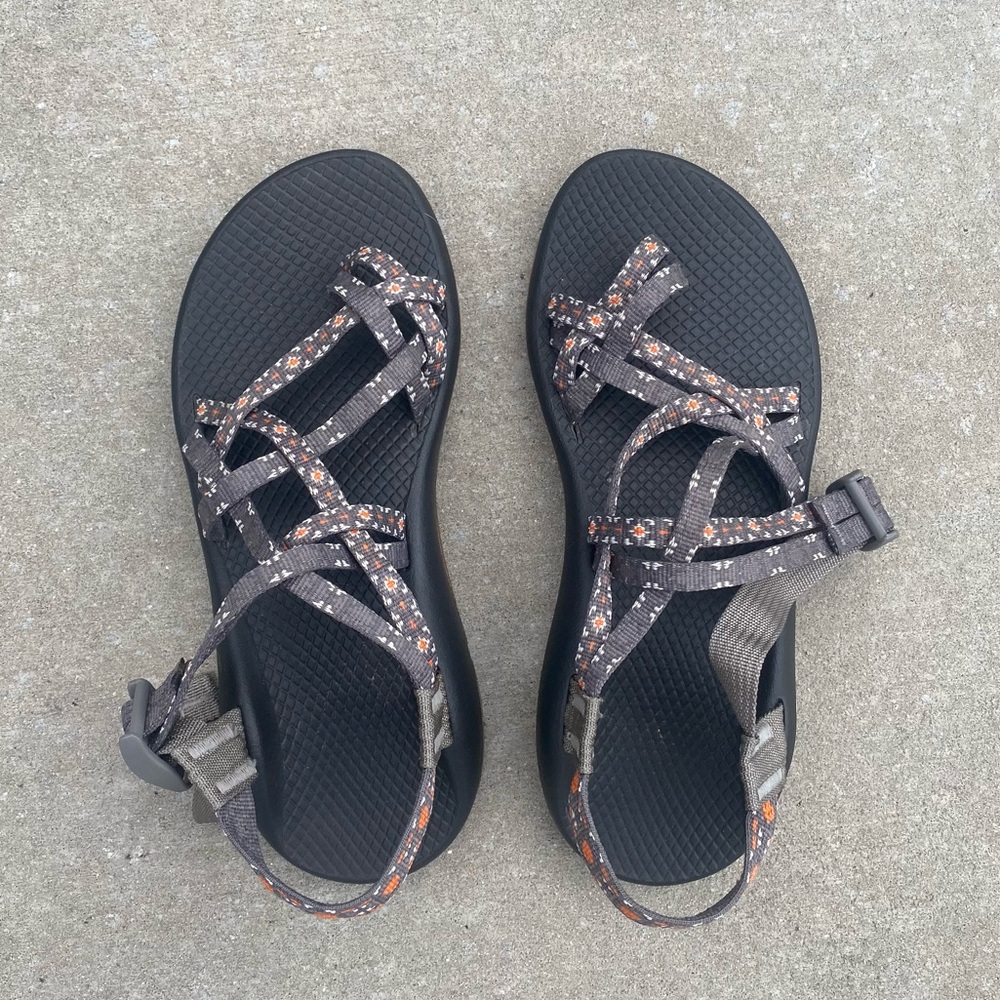 Chaco Creed Golden Size 8 Sandal Shoe Gray Orange